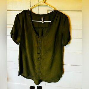 Live 4 Truth Hunter Green Blouse Sz. Med